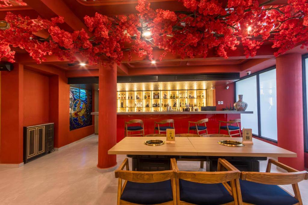 Berthas Collection By EM Hotels: Restaurant