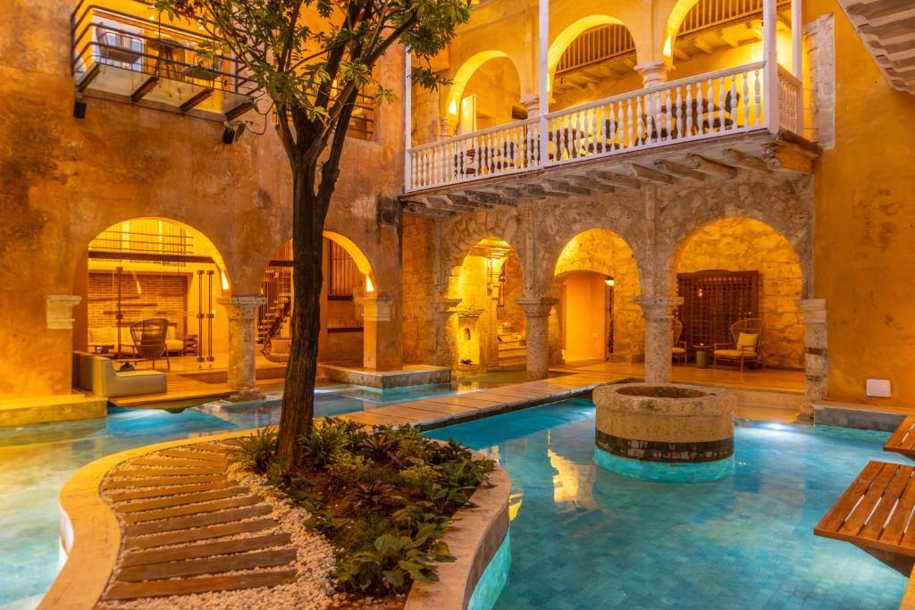 Casa Carolina Luxury Wellness Hotel: Swimming pool