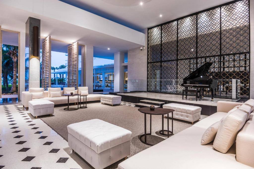 Dreams Karibana Cartagena Golf & Spa Resort: Bar/lounge