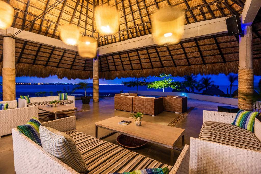 Dreams Karibana Cartagena Golf & Spa Resort: Bar/lounge