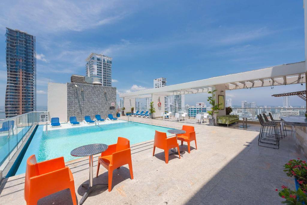 Hampton By Hilton Cartagena: Swimming pool