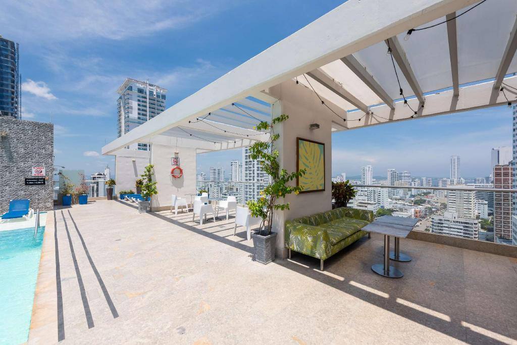 Hampton By Hilton Cartagena: Swimming pool