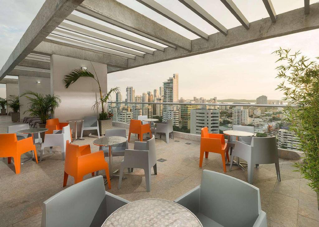 Hampton By Hilton Cartagena: Public areas