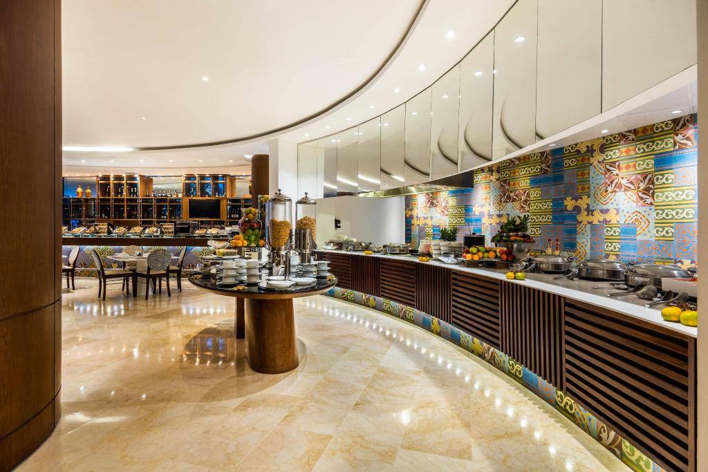 Holiday Inn Cartagena Morros By IHG: On-site dining