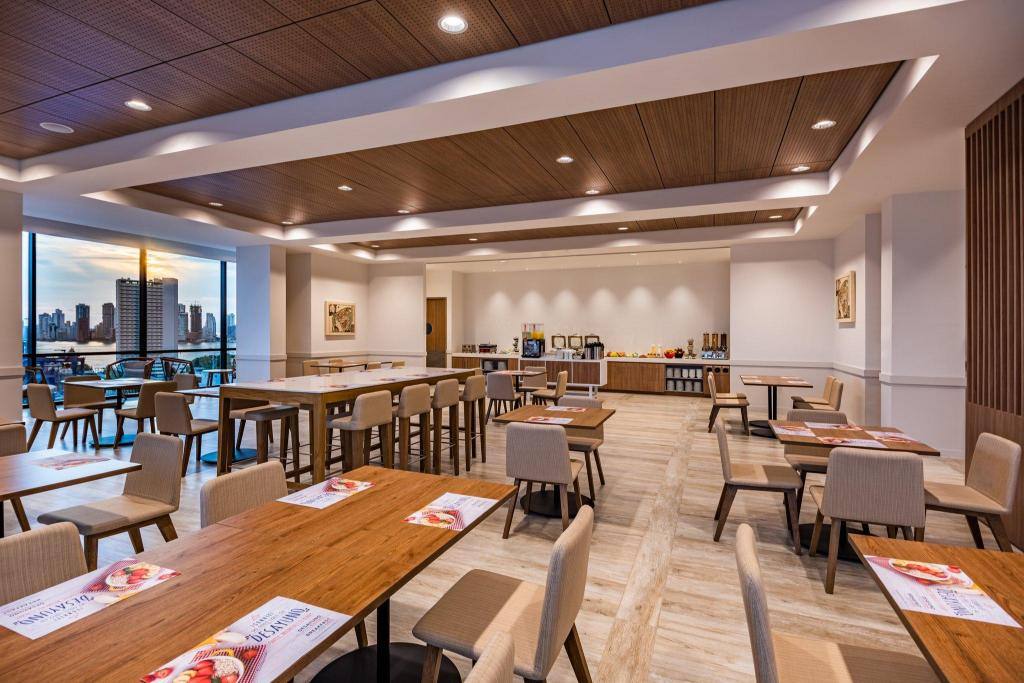Holiday Inn Express Cartagena Manga by IHG: Restaurant
