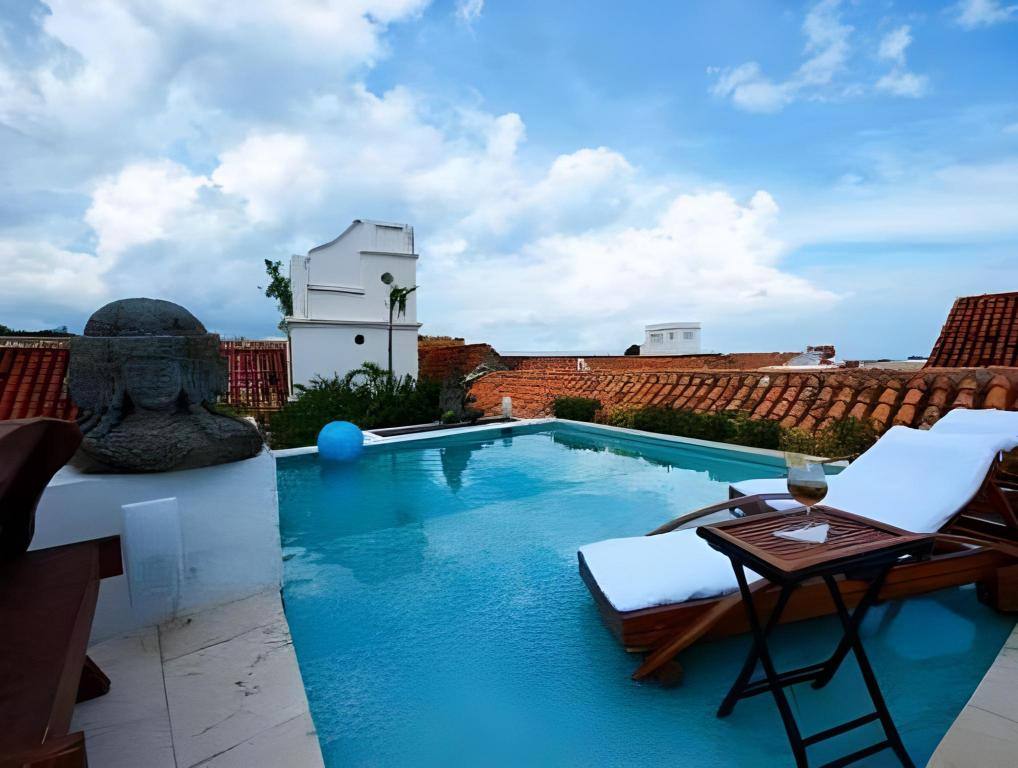Hotel Aguamarina: Swimming pool