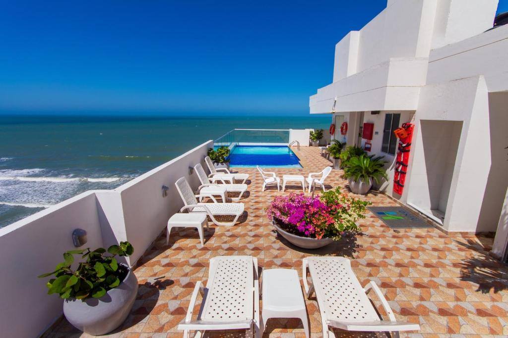 Hotel Aixo Suites By Geh Suites: Balcony/terrace