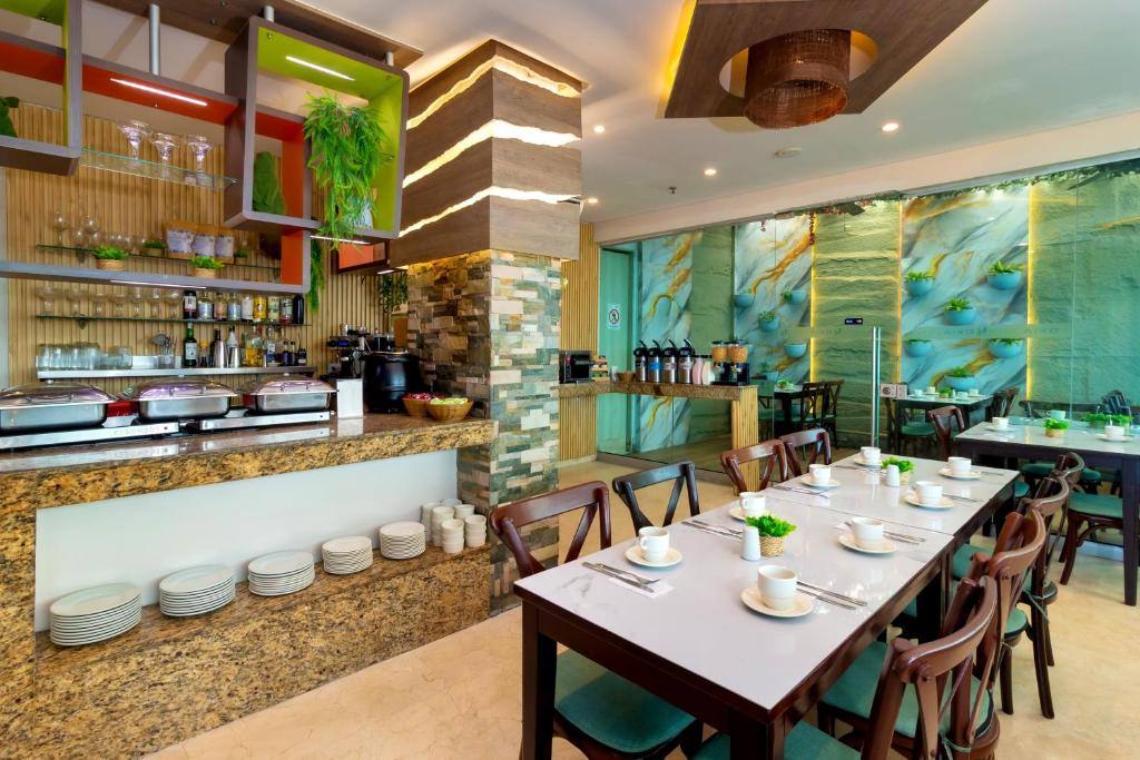 Hotel Aixo Suites By Geh Suites: On-site dining