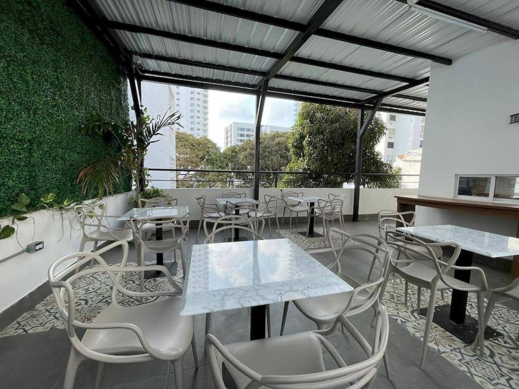 Hotel Amoek: On-site dining