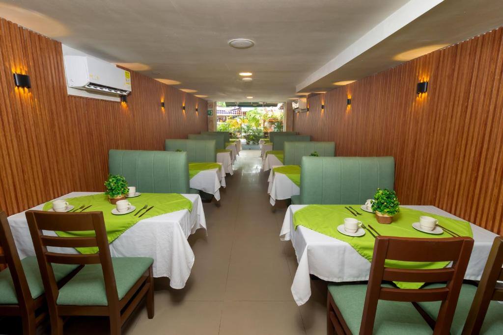 Hotel Avexi Suites By Geh Suites: Restaurant