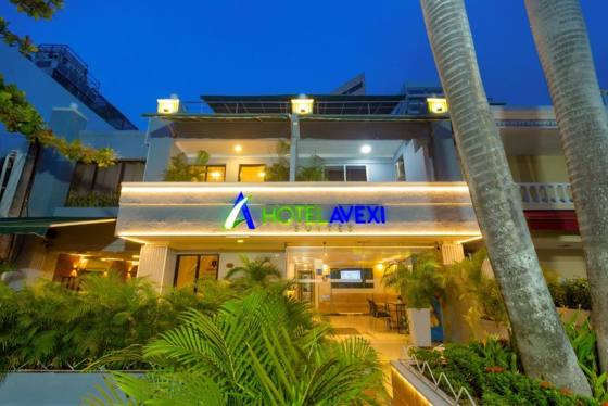 Hotel Avexi Suites By Geh Suites: Entrance