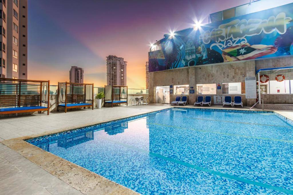Hotel Cartagena Plaza: Swimming pool