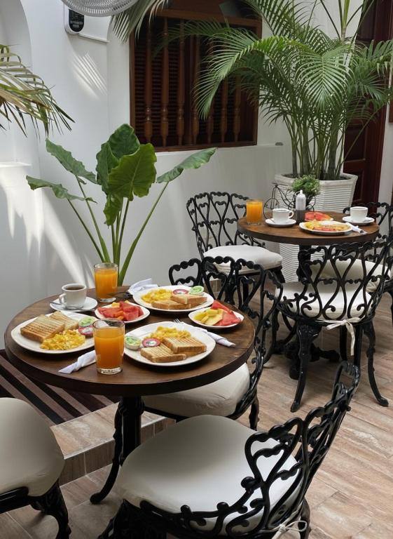 Hotel Casa Agustina: Food and beverages