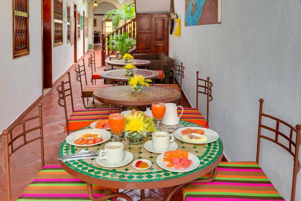 Hotel Casa del Curato: Food and beverages