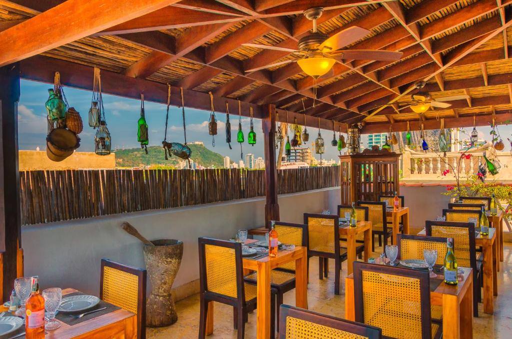 Hotel Casa Pizarro: Food and beverages
