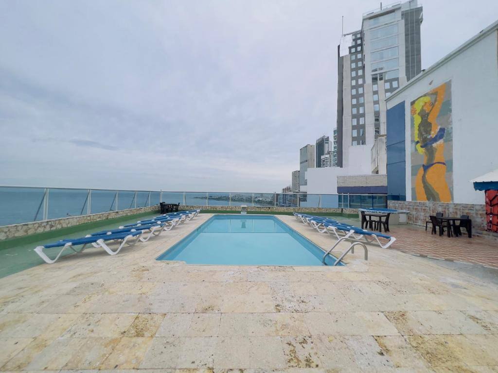 Hotel Costa Del Sol: Swimming pool
