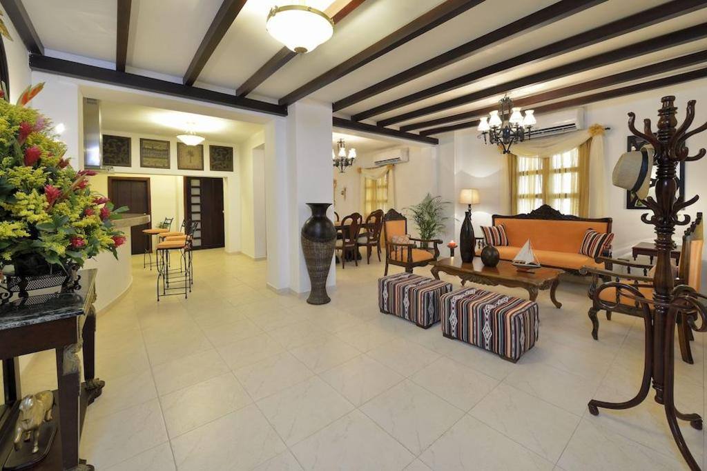 Hotel Dorado Plaza Calle Del Arsenal: Exterior view