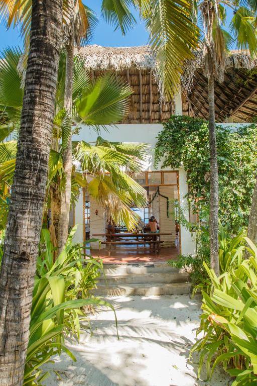 Hotel Isla del Pirata: Garden