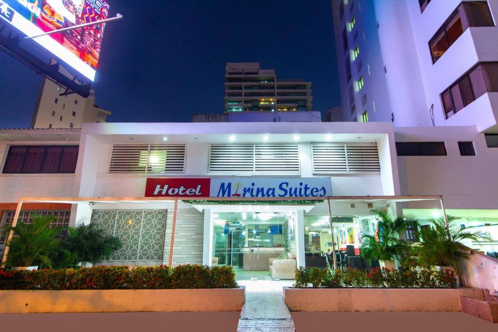 Hotel Marina Suites By Geh Suites: Entrance