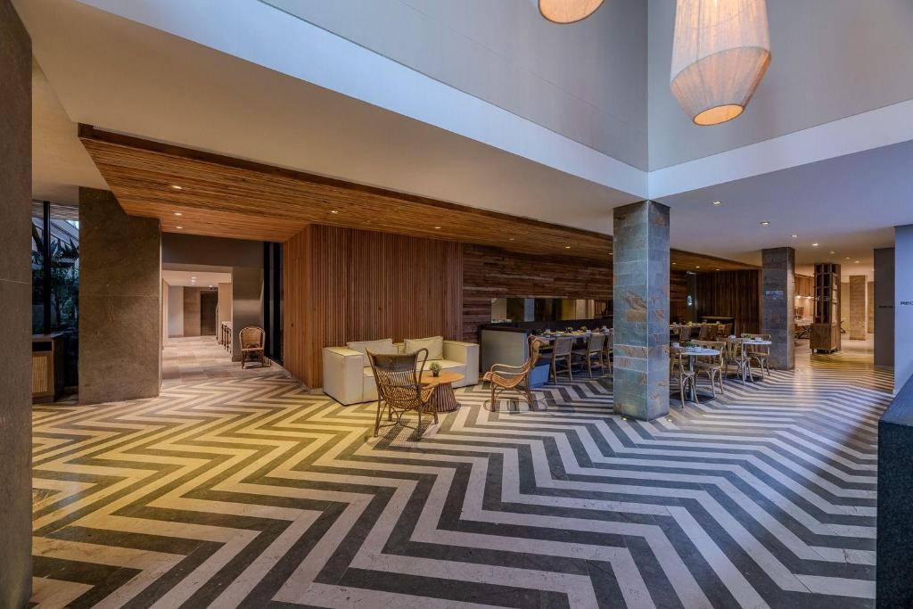 Hotel OZ Grand: Facilities