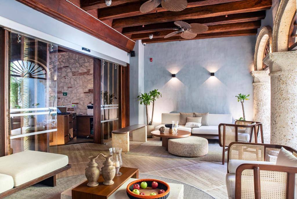 Hotel Porvenir: Exterior view
