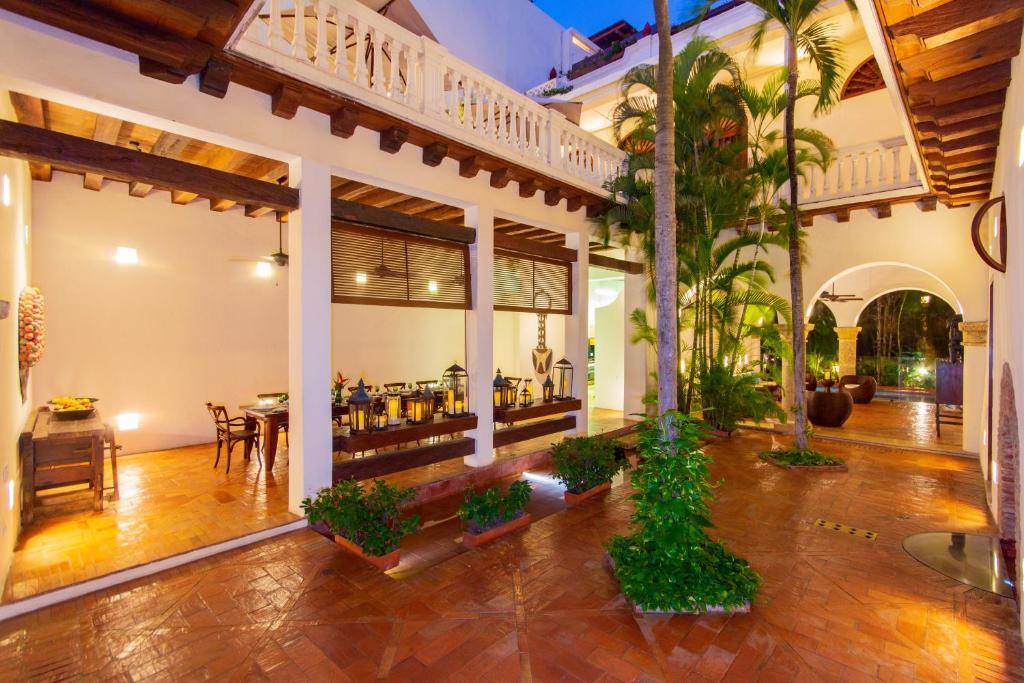 Hotel Quadrifolio: Property views