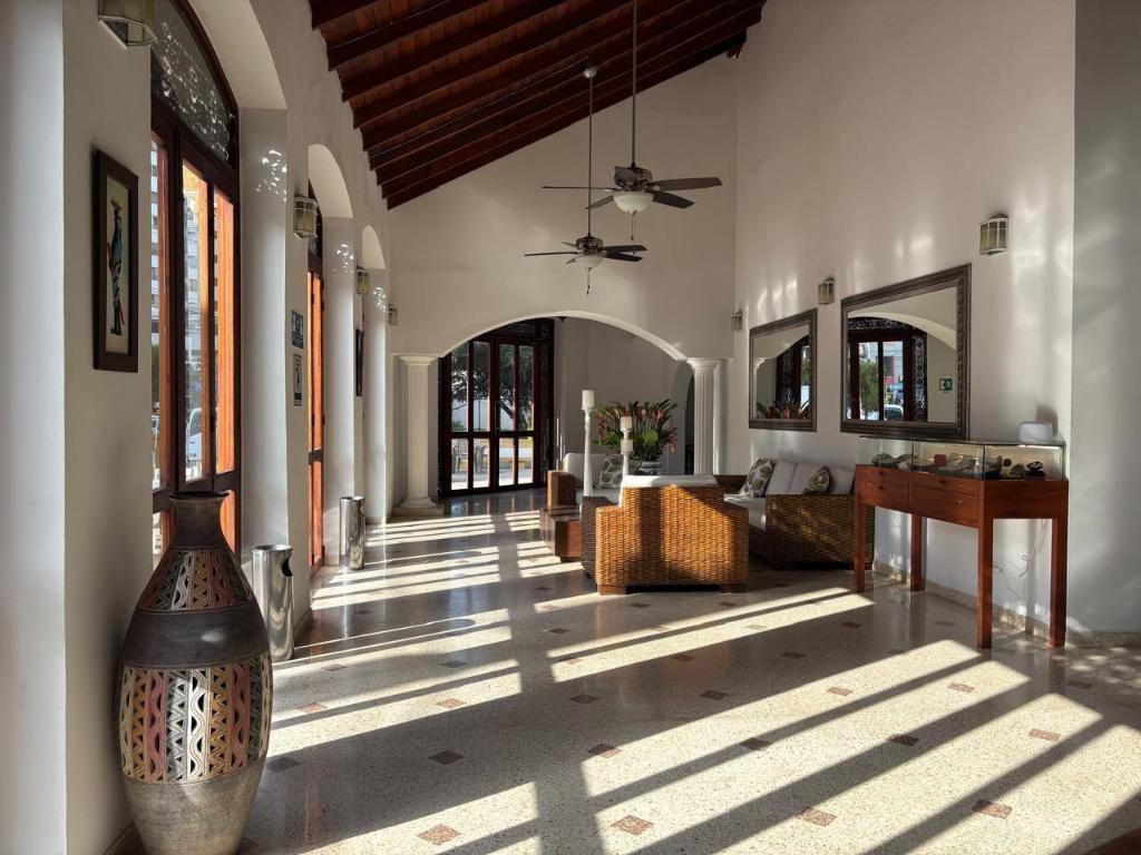 Hotel San Martin: Property views