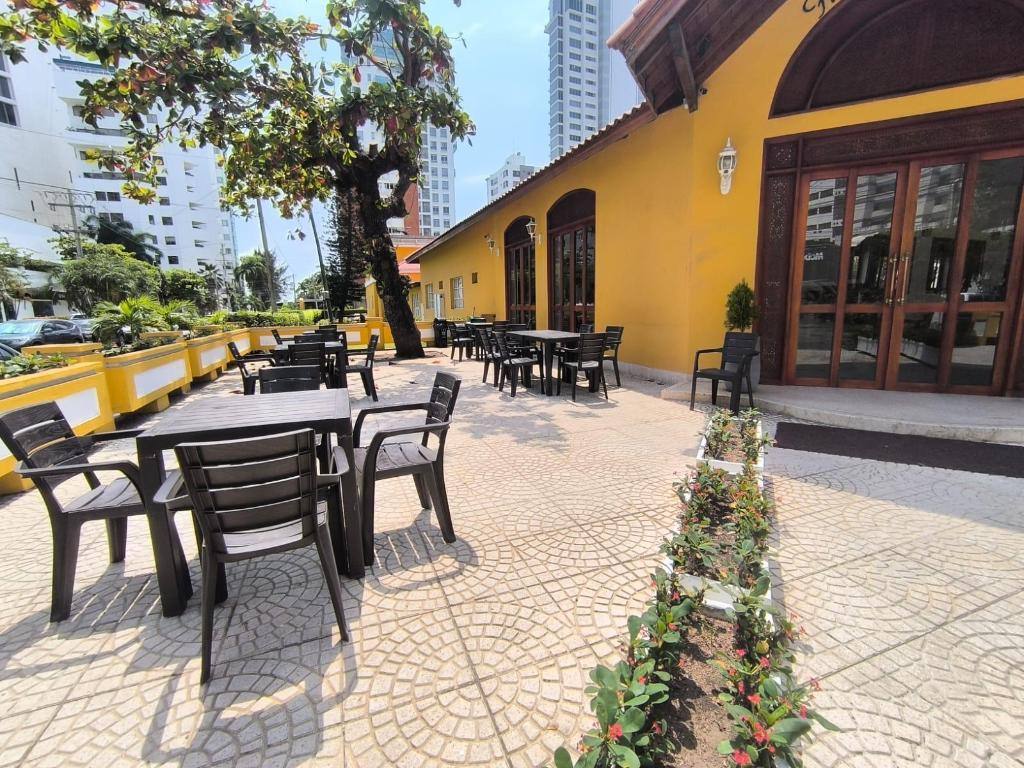 Hotel San Martin: Property views