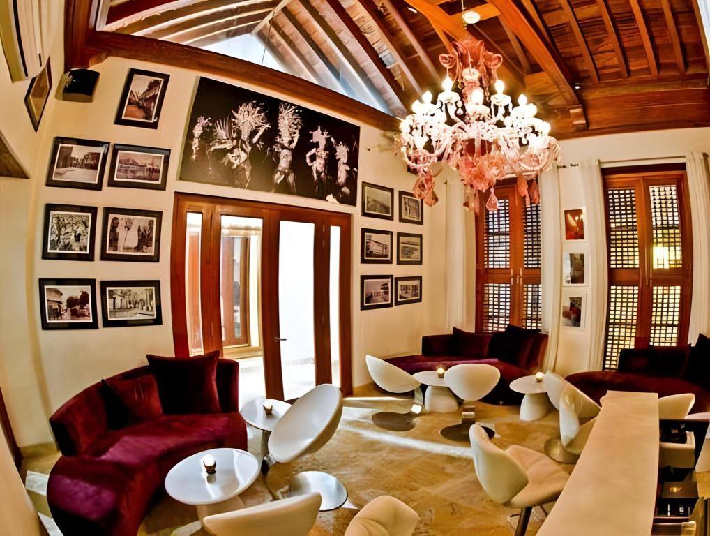 Hotel Santo Toribio: Interior view