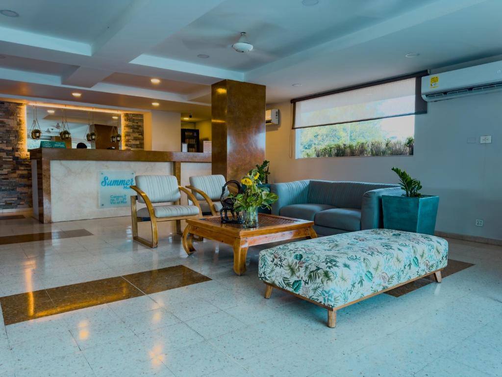 Hotel Summer: Property views