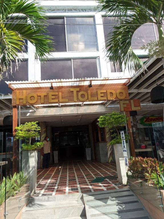 Hotel Toledo FL: Property views