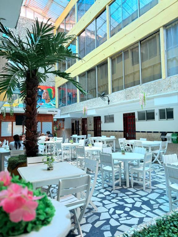Hotel Toledo FL: On-site dining