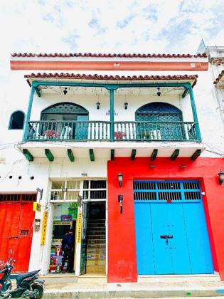 La Espanola: Exterior view