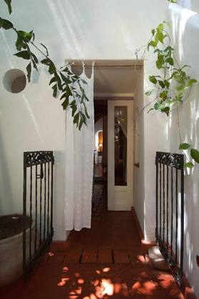 Les Lezards Bed & Breakfast: Property views
