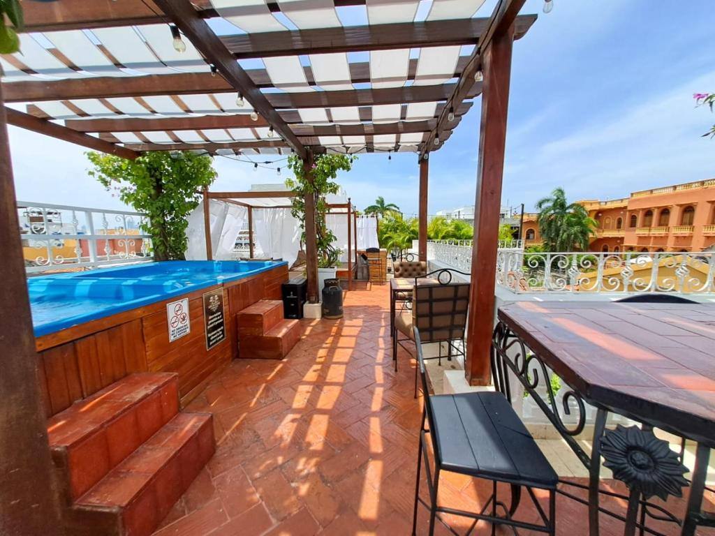 Life is Good Cartagena Hostel: Property views
