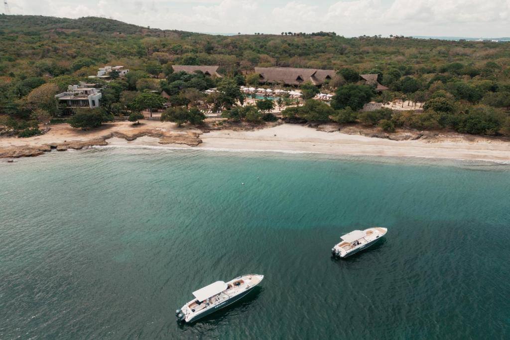 Makani Luxury Wanderlust: Surrounding environment