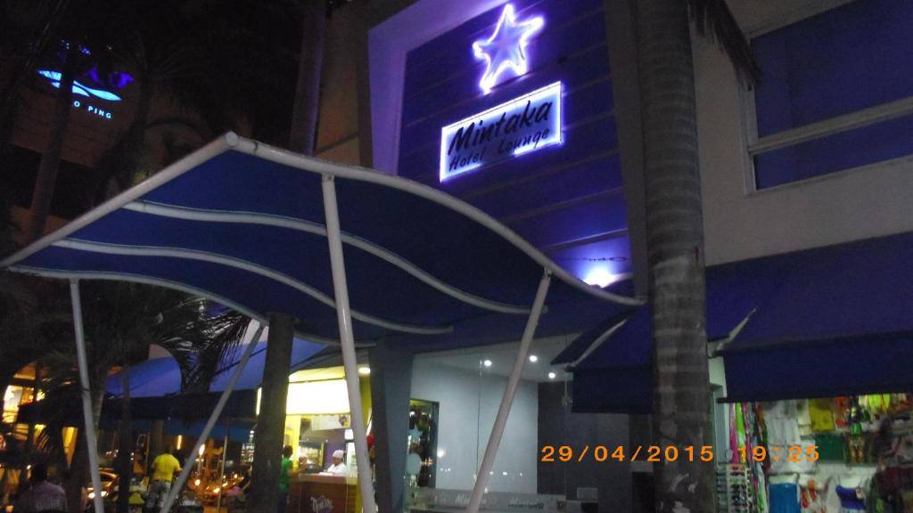 Mintaka Hotel & Lounge: Entrance