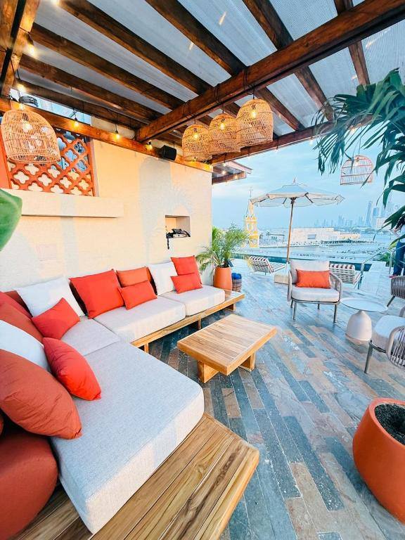 NH Cartagena Urban Royal: Balcony/terrace