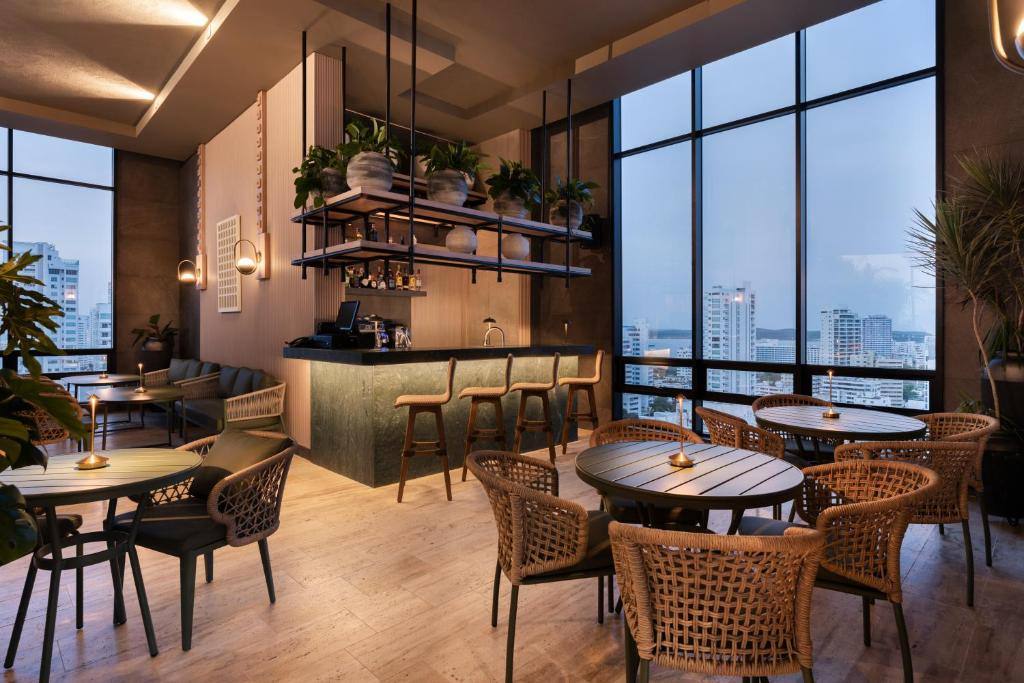 OZ Collection: Bar/lounge