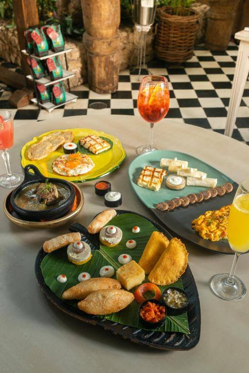 Privado Designer Boutique Hotel: Food and beverages