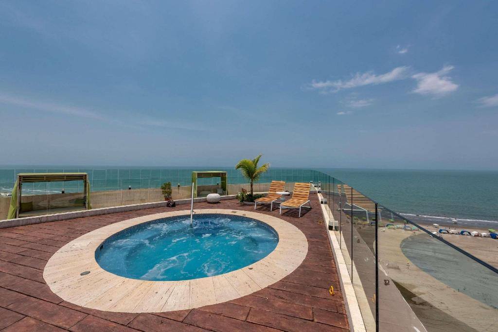 Radisson Cartagena Ocean Pavillion Hotel: Swimming pool