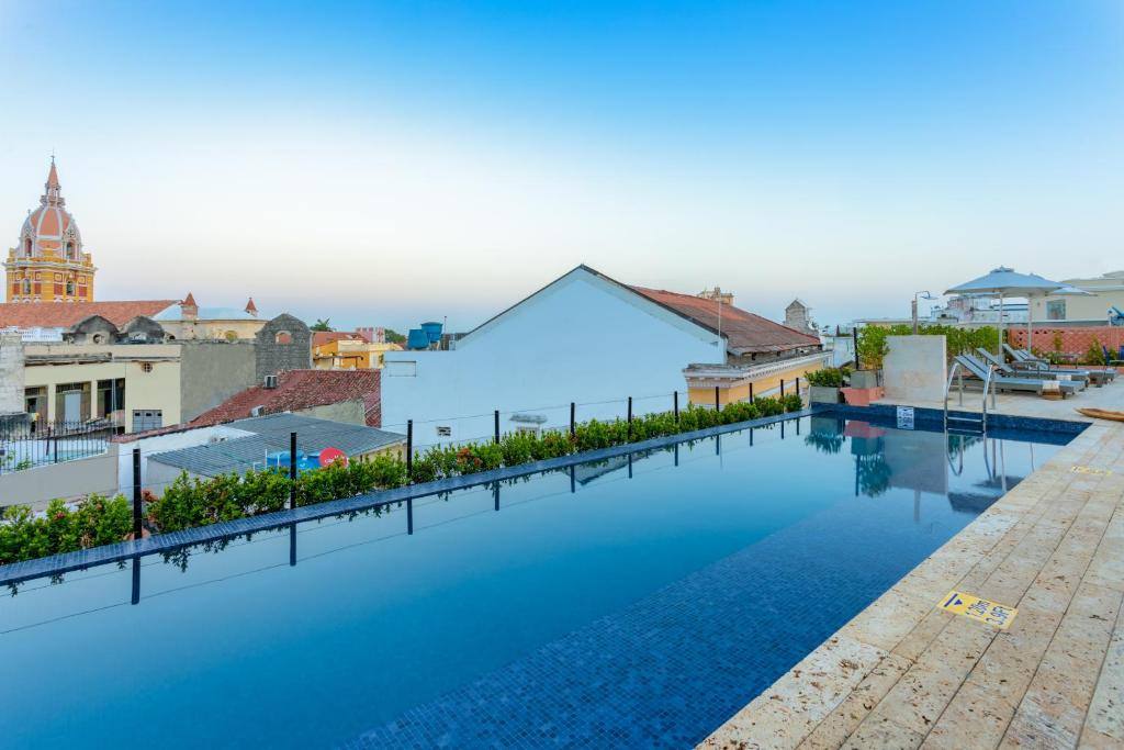 Santa Catalina Hotel: Swimming pool