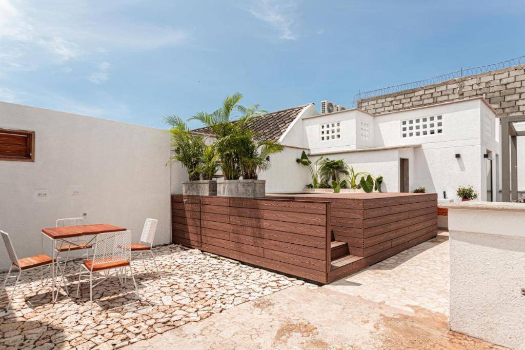 Soy Local Insignia: Property views