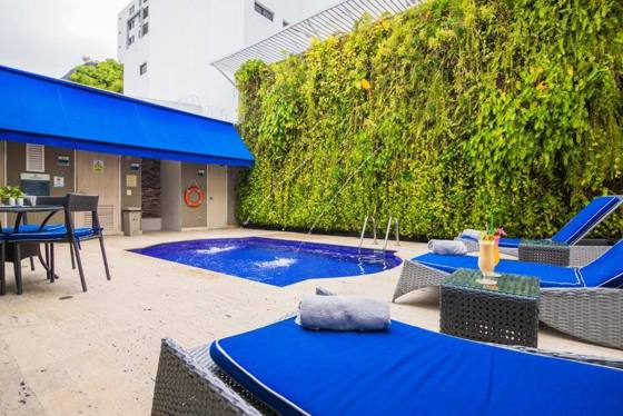 Varanasi Hotel Boutique: Swimming pool
