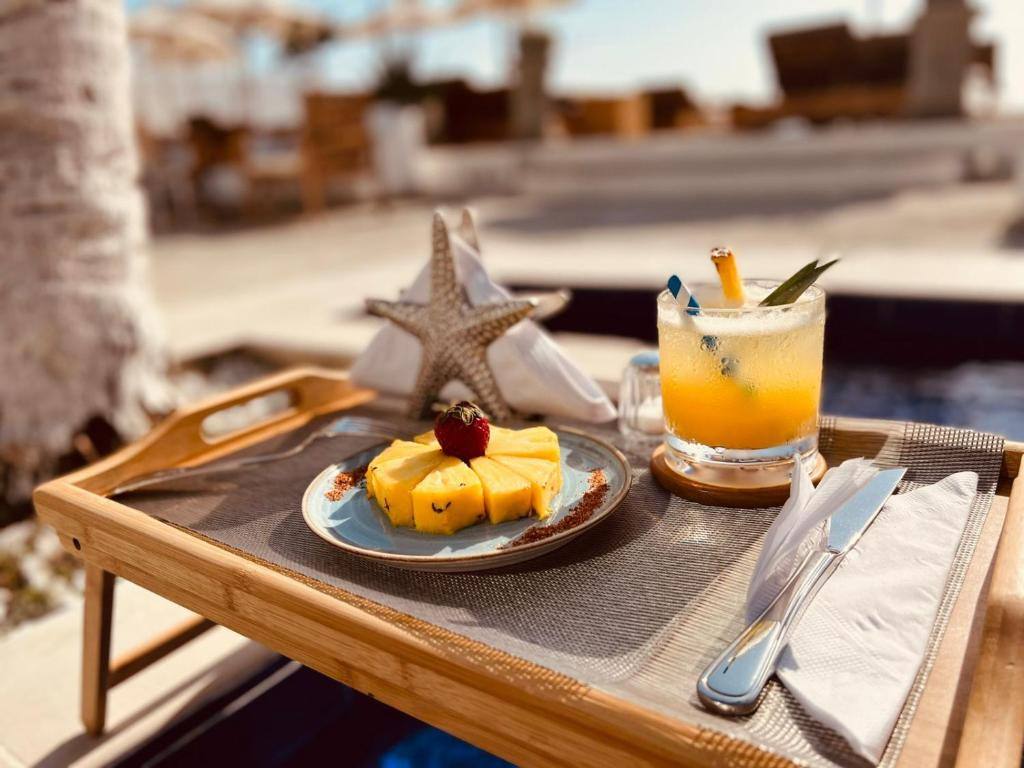 Wala Beach Club Hotel: Food and beverages